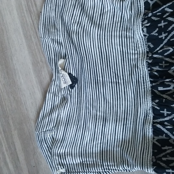 Roxy Slip Print Tunic Size XS - Picture 8 of 16